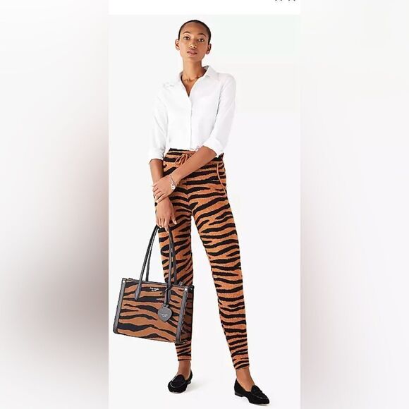 Kate Spade New York Tiger Stripes Dream Jogger Set (Pants M, Sweater L) - Picture 4 of 10